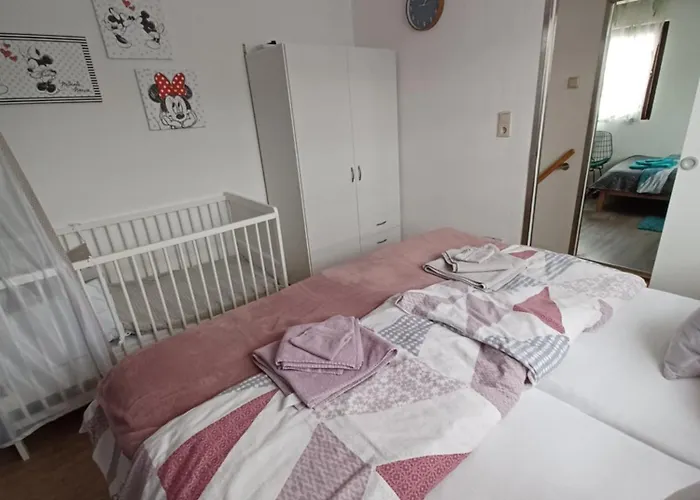 Nyaraló Am Mattheiser Wald *